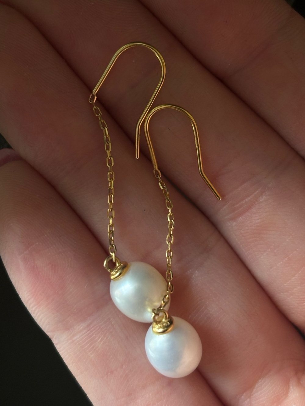 Gold chain pearl earrings
